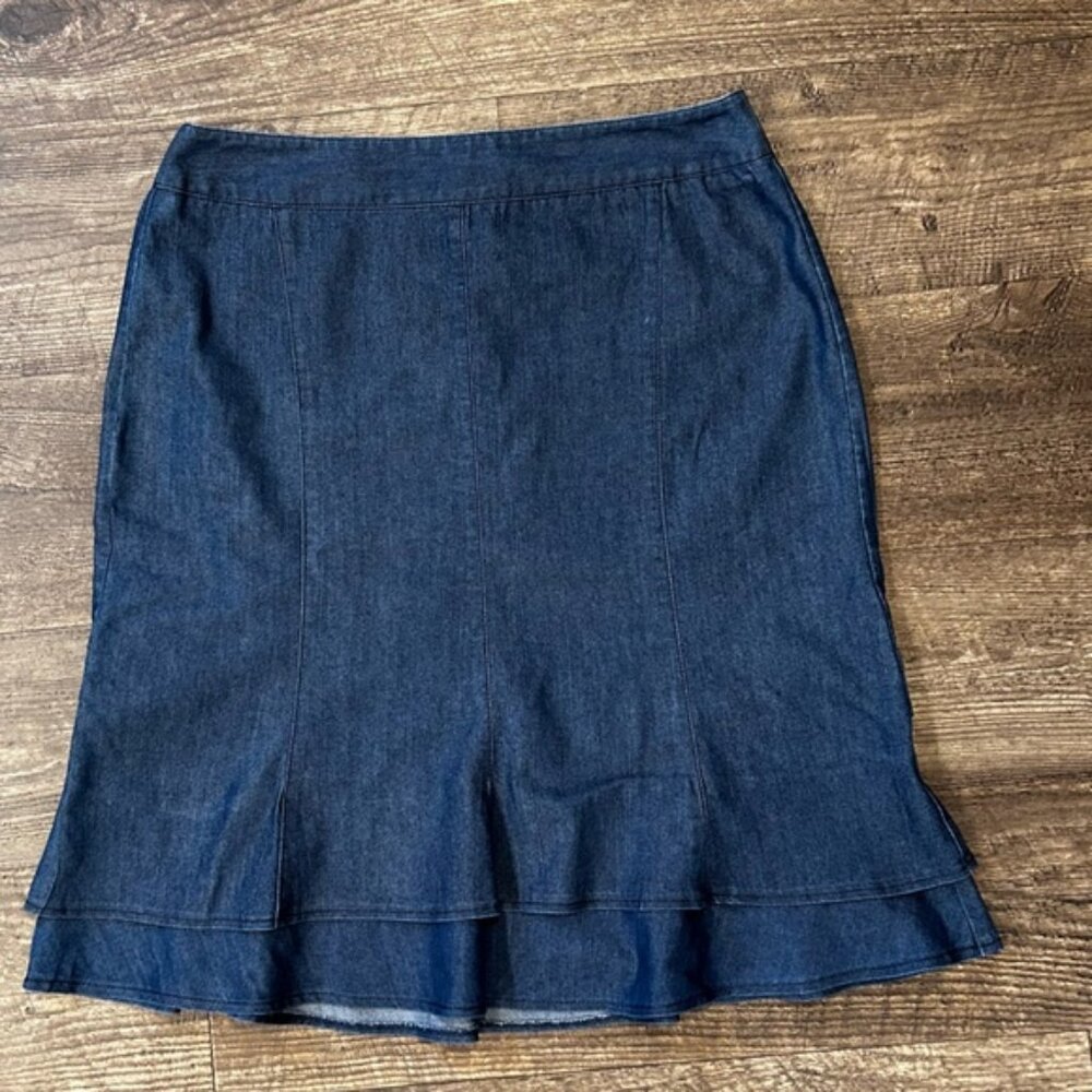 Larry Levine A-line Gored Denim Knee Length Skirt Size 8